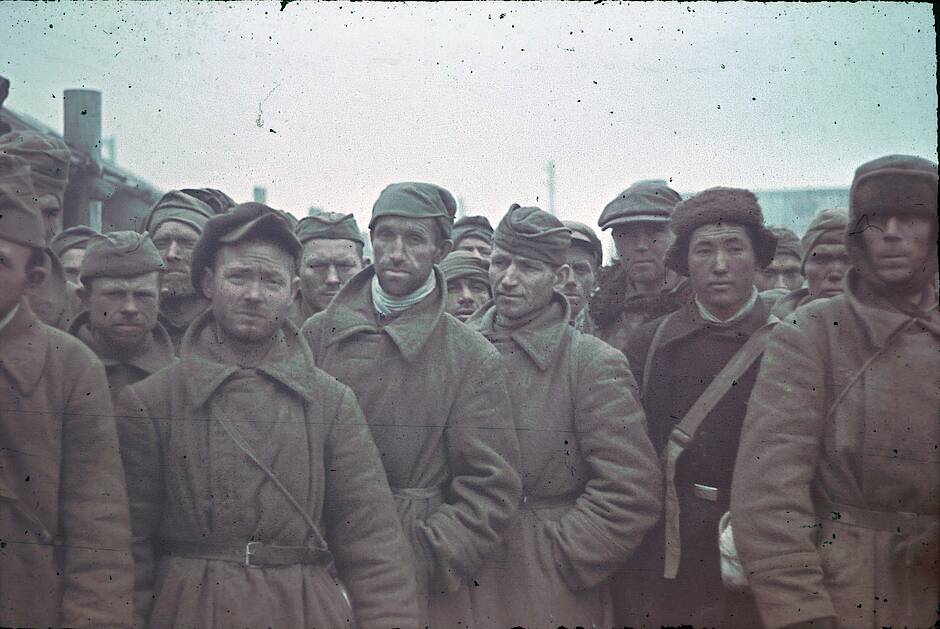 Sowjetische Kriegsgefangene bei Gshatsk, Sowjetunion. November 1941 Museum Berlin-Karlshorst / Foto: Albert Dieckmann